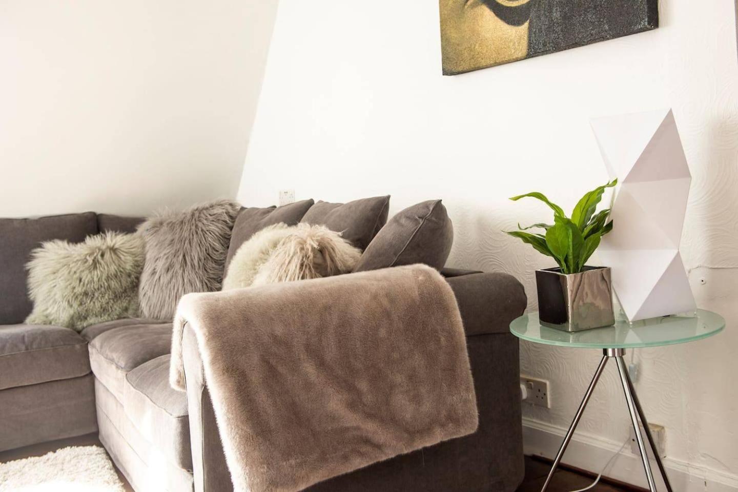 Guestready - Modern 2Br Home On The Royal Mile! Edimburgo Esterno foto