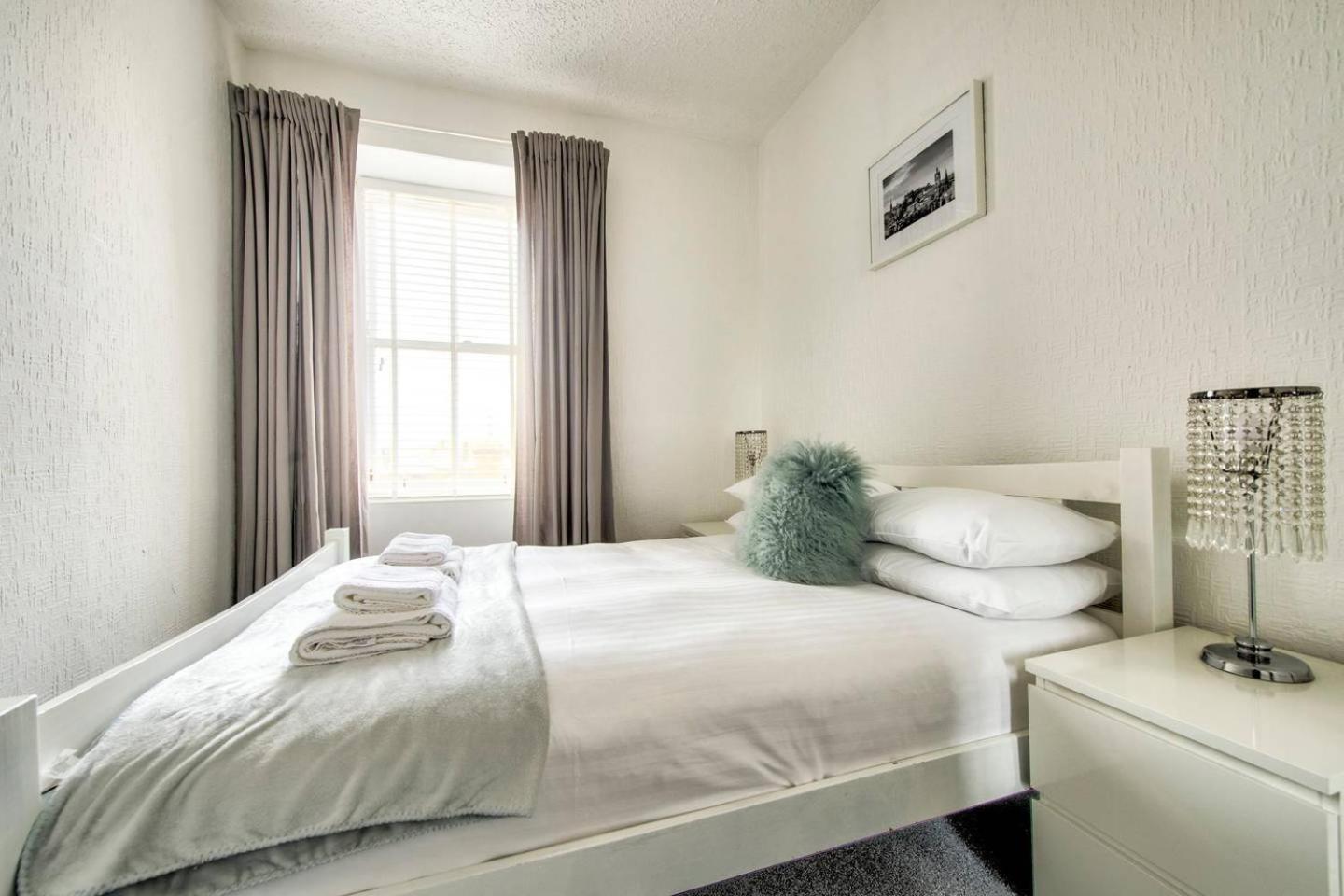 Guestready - Modern 2Br Home On The Royal Mile! Edimburgo Esterno foto
