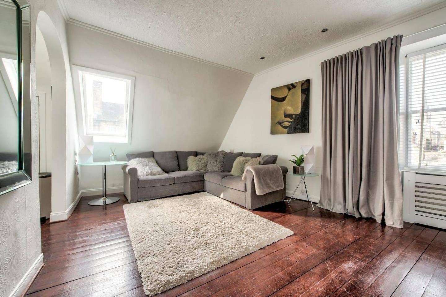 Guestready - Modern 2Br Home On The Royal Mile! Edimburgo Esterno foto
